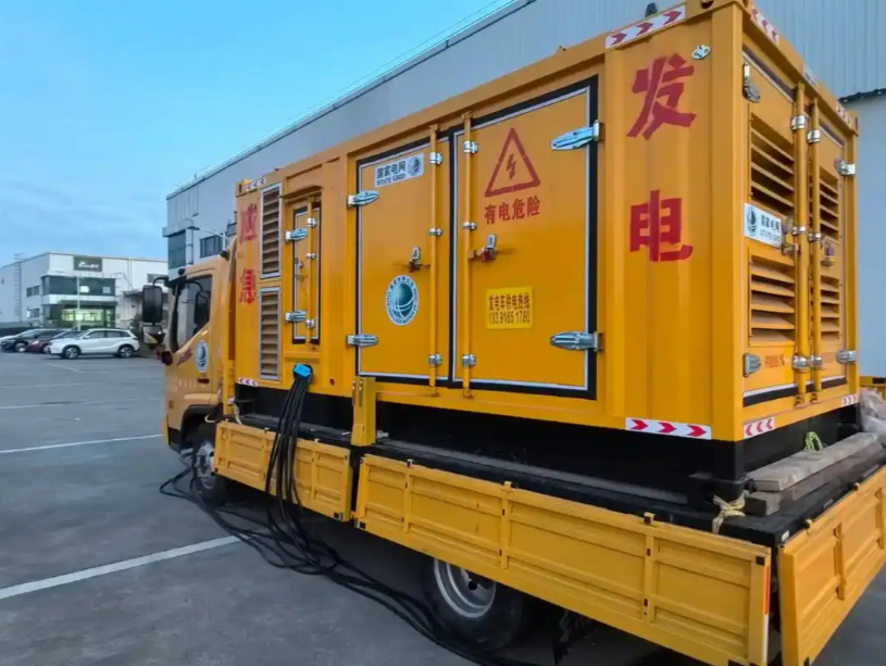 雅安700KW 静音型发电机组租赁